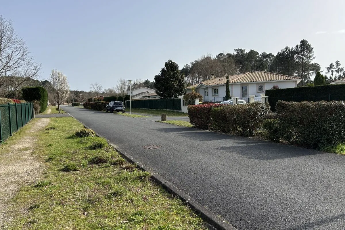 Acheter une maison à Salles – quartier résidentiel