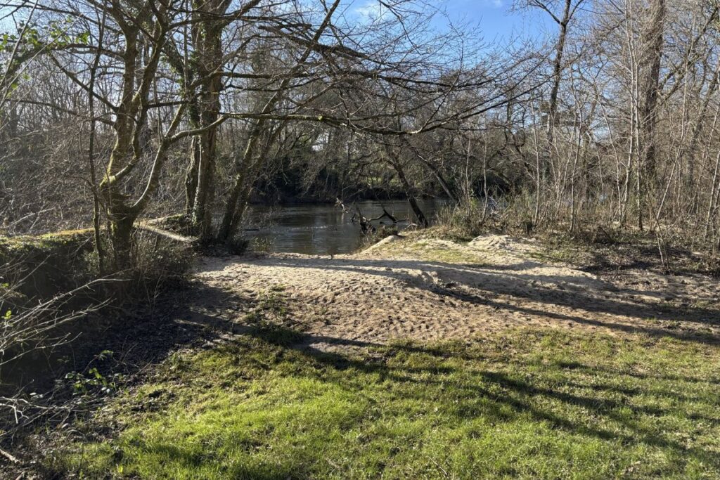 environnement naturel et terrains boisés à Salles dans le Val de l’Eyre
